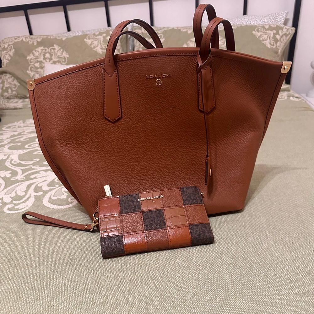 Michael Kors Brown Tote Bag and Wallet Set